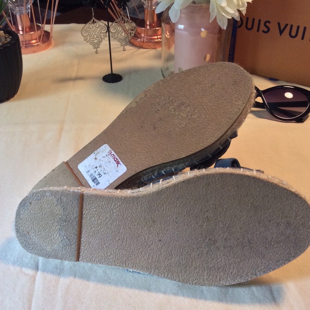 NOT RATED CANVAS FLAT SANDALS - Picture 5 of 6